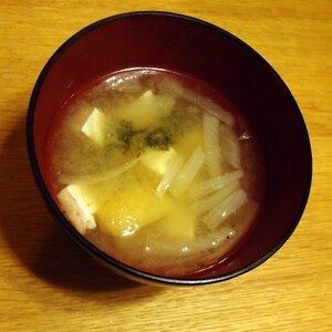 味噌汁 豆腐 わかめ 玉ねぎ 油揚げ ねぎ レシピ 作り方 By あぽちょふ 楽天レシピ 味噌汁 豆腐 わかめ 玉ねぎ 油揚げ ねぎ レシピ 作り方 By あぽちょふ 楽天レシピ